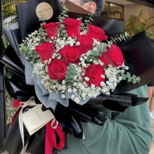 32. Red Roses Bouquet