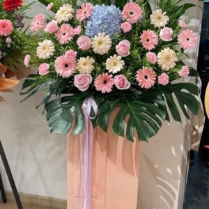 Opening flower stand